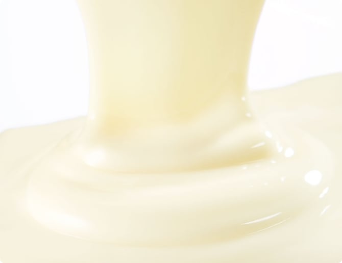 バターのコクを引き立てる、しぼりたての牛乳のようなすっきりとしたミルク感のオリジナルホワイトショコラ。